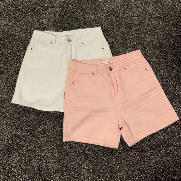 White and pink shorts - Picture 1 of 3